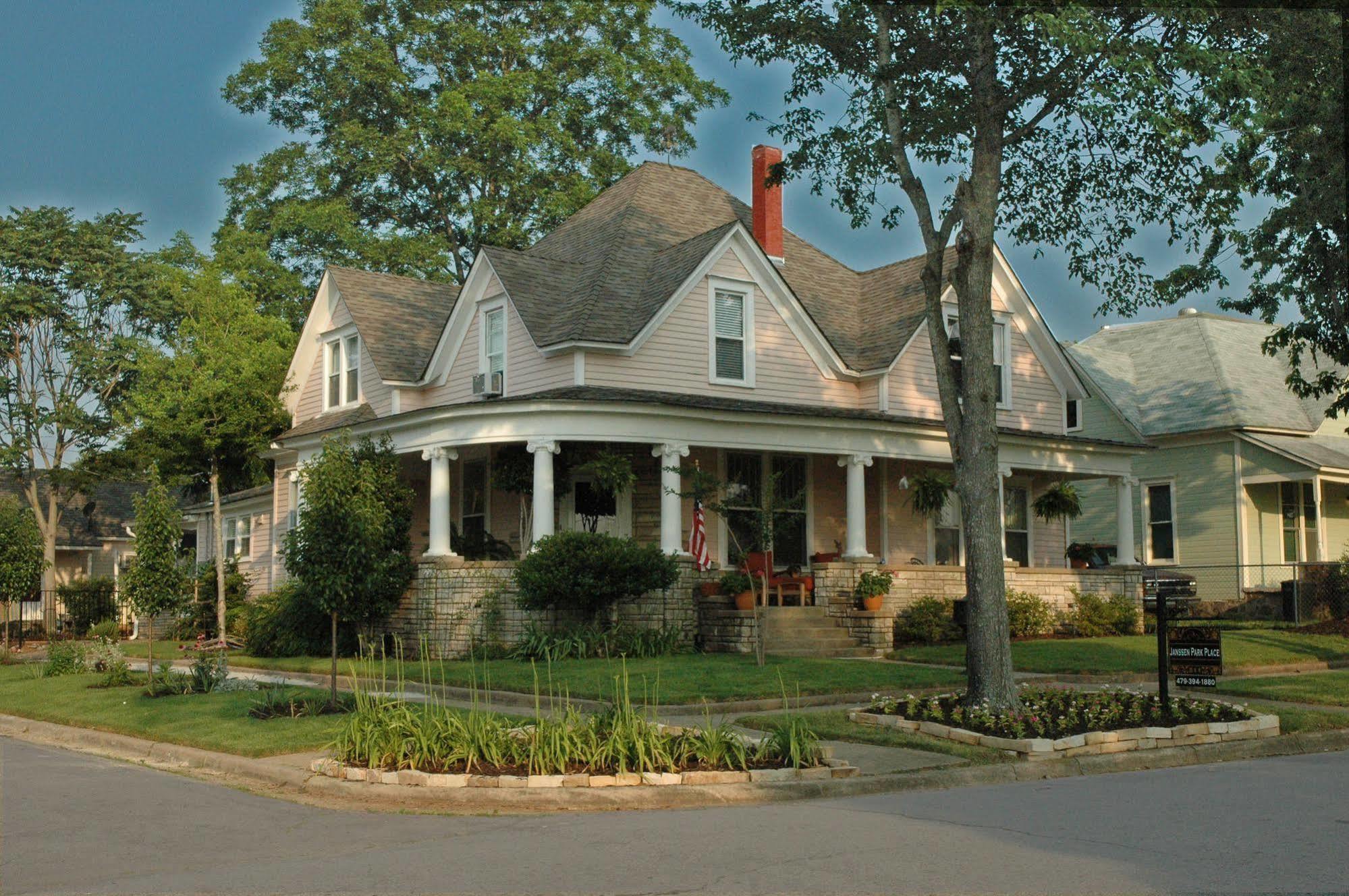 Janssen Park Place Bed & Breakfast Bed & Breakfast Mena Exterior photo